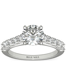 Anillo de compromiso con diamantes en forma de corona real en platino (0,44 qt total)
